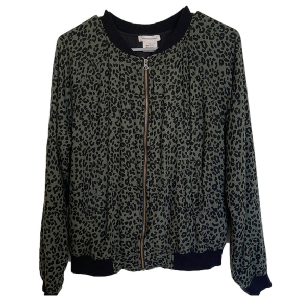 BEACHLUNCHLOUNGE - Size MEDIUM- Dasha leopard animal print bomber jacket - Picture 1 of 12